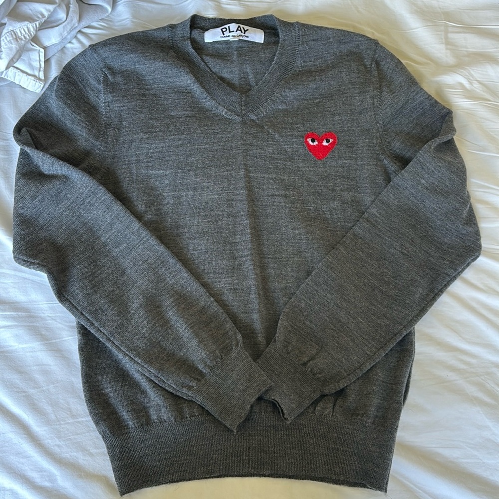 PLAY CGD wool v neck sweater like new size s